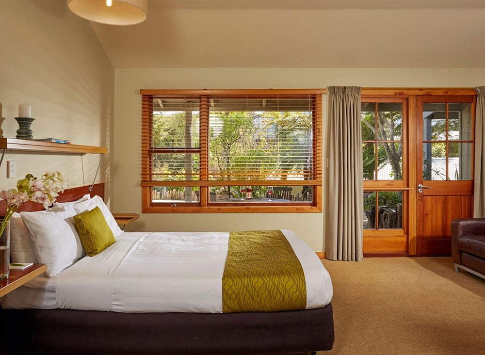 Awaroa Lodge bedroom