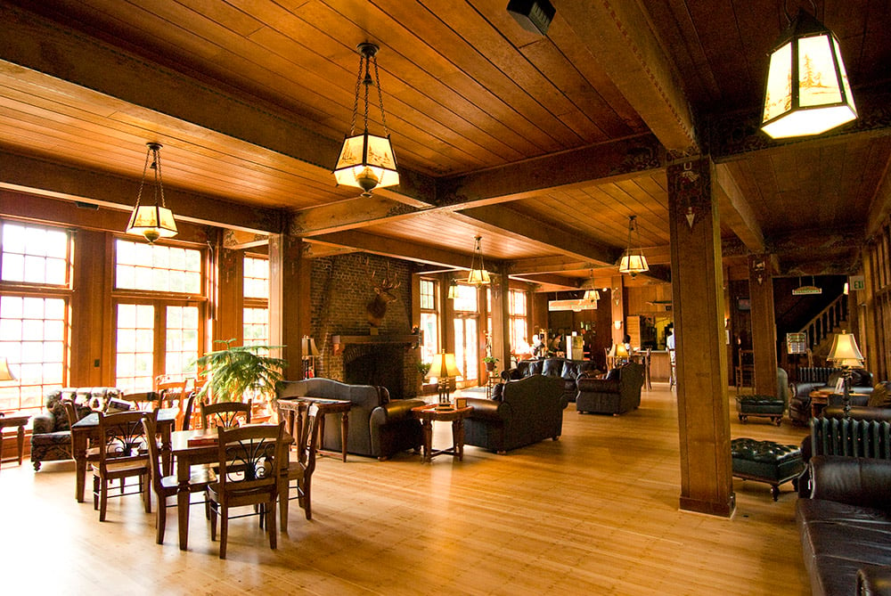 Lake Quinault Lodge lounge area