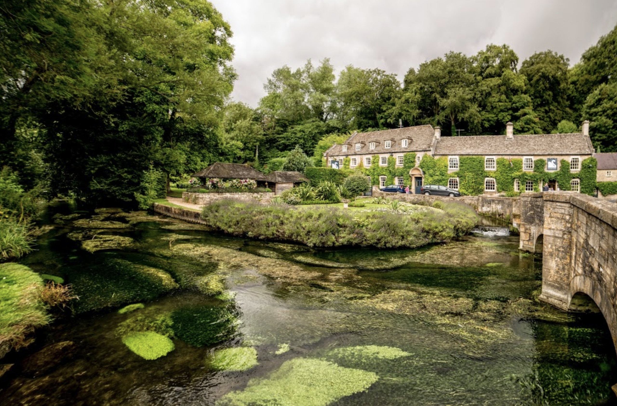 The_Swan_Hotel_Bibury_exterior