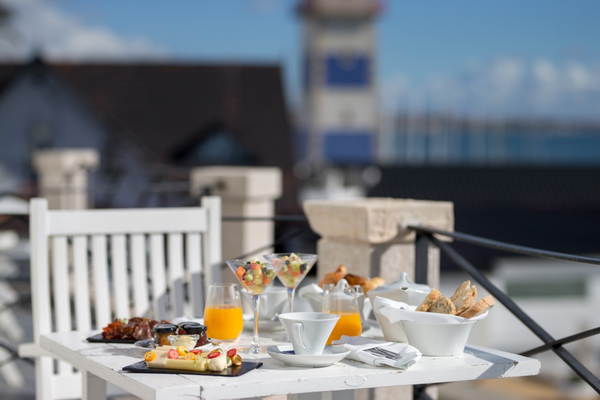 Table with food at Farol Hotel