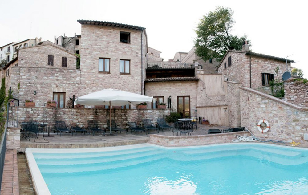 hotel la bastiglia pool